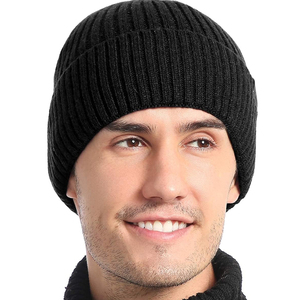 Manufacturer Rubber Patch Logo Outdoor Thick <b>Winter</b> Knitted Baggy Beanie Cap <b>Hat</b> Men And <b>Women</b> - Product Image 4