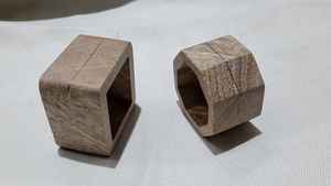 Décorations de table élégantes et modernes Anneaux de serviette en résine de luxe Option en bois disponible pour les mariages et Noël - Product Image 3