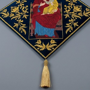 Bandera de terciopelo de estilo clásico de color sólido personalizada, bordada a mano, para agrupaciones musicales. - Product Image 3