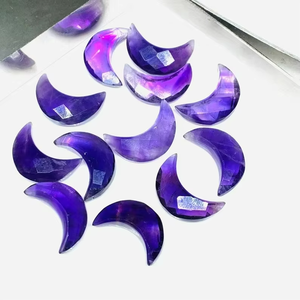 Cuentas de cabujón de alta calidad con forma de luna facetada de amatista púrpura Natural, cuentas de piedra lunar pulida tallada a mano de 17mm - Product Image 1