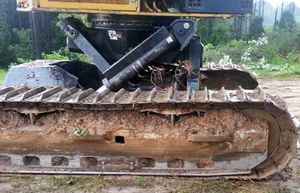 Excavadora sobre orugas Komatsu XT465L-5 con retroexcavadora y cargador frontal - Product Image 4