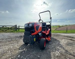 Kubota G231 ride on mower featuring high torque engine smooth drive system and large grass <b>collection</b> <b>box</b> - Product Image 6