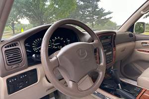 Lexus LX 470 AWD Plus de 1998, Usado en Buen Estado, Sin Accidentes, Volante a la Izquierda/Derecha - Product Image 4