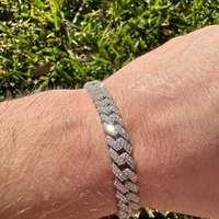 Bracelet tendance pour homme en argent sterling 925 avec moissanite ronde taille brillant 8 mm VVS1 sertie en canal, maillons cubains, idéal pour le quotidien