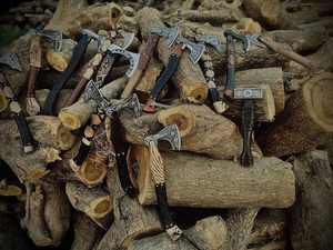 Hache Viking à barbe faite à la main par Thewizcrafts, tête en acier à haute teneur en carbone, manche en bois de frêne, étui en cuir, camping en plein air - Product Image 6