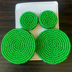 Pendientes de Corazón Hueco con Cuentas Verde Mostaza Brillante, Accesorio Perfecto para el Día de San Valentín o para el Uso Diario - Product Image 3