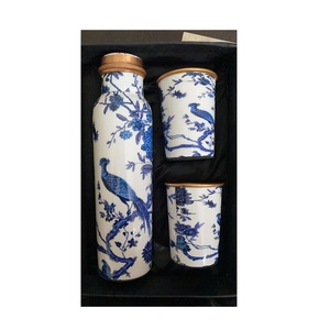 Ensemble de bouteilles en cuivre de haute qualité pour le déjeuner et le dîner Bouteille en cuivre pur ayurvédique de bonne santé pour boire directement décorative - Product Image 2