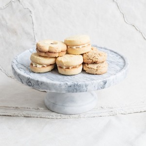 SCI présent pierre marbre décoration maison cadeau blanc rond nourriture chocolat gâteau Dissert marbre à plusieurs niveaux plateau de service base en bois - Product Image 6