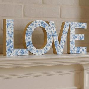 Palabra de Madera Hecha a Mano con el Alfabeto Inglés, Tendencia en Regalos para Bodas y San Valentín al Mejor Precio, Hecho en India - Product Image 1