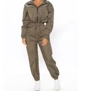 ชุดวินด์เบรกเกอร์พิมพ์ลายยอดนิยมสำหรับผู้ชาย ระบายอากาศได้ดี สกรีนโลโก้ได้ตามต้องการ ขายดี สวมใส่สบาย มีฮู้ด น้ำหนักเบา เป็นมิตรกับสิ่งแวดล้อม เหมาะสำหรับสวมใส่ลำลอง - Product Image 2