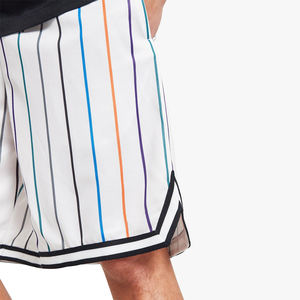 กางเกงขาสั้นผ้าตาข่ายลายทางของผู้ชายกางเกงขาสั้นแบบลำลองสำหรับผู้ใหญ่ขนาดออกแบบลายเอง - Product Image 3