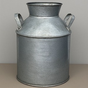 Boîte de lait galvanisée vintage de ferme classique avec une finition grise élégante idéale pour les cuisines, les cafés de jardin en plein air et les espaces rustiques - Product Image 6