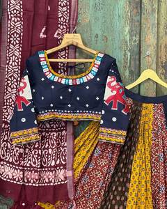 4m Flair Butter Silk Lehenga con espejo real y trabajo de impresión digital | Choli sin coser | Dupatta con conjunto de ropa de fiesta de encaje Resa - Product Image 5