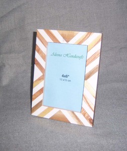 Nouveau cadre photo décoratif en bois antique avec incrustations de corne et d'os pour la maison, l'hôtel et les bureaux - Product Image 1