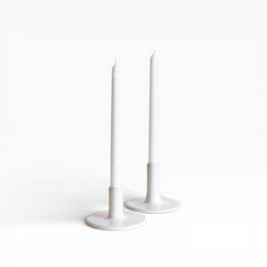 Bougeoir en métal blanc sculptural avec une forme moderne arrondie pour une décoration intérieure minimaliste unique - Product Image 5