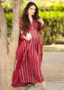Caftan Maxi de créateur à manches trois-quarts brodé à la main de grande taille pour une tenue de fête - Product Image 6
