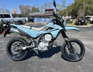 Nueva Kawasaki KLX 300SM 2025 en Venta, Suspensión Resistente, Motocross Refrigerada por Aire - Product Image 4
