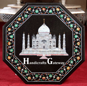 Forma octogonal de calidad estándar, mezcla de mármol negro, diseño de flores de colores, trabajo de incrustaciones y diseño de Tajmahal, las mesas más hermosas - Product Image 1