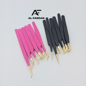 แหนบต่อขนตาแบบมืออาชีพ สีชมพู-ดำ สแตนเลสสตีล ปลายไฟเบอร์สีทอง ด้ามจับเพชร แหนบแยกขนตา - Product Image 1