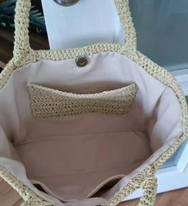 Sac à bandoulière en crochet beige, sac fourre-tout en paille fait main avec doublure et fermeture magnétique, sac de vacances bohème - Product Image 2