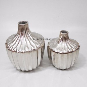 Hermoso y elegante diseñador de plata acabado brillante pulido de alta calidad de metal hecho florero suministros de decoración de boda - Product Image 2