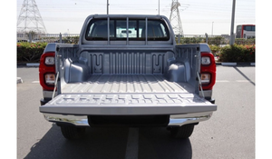 รถยนต์มือสองปี 2021 สำหรับ Hilux ดีเซล เกียร์อัตโนมัติ 6 สปีด 4 ที่นั่ง ภายในสีเข้ม พร้อมระบบควบคุมความเร็วอัตโนมัติ (ACC) และหลังคาซันรูฟ - Product Image 2