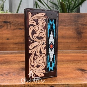 กระเป๋าสตางค์แฟชั่นสำหรับผู้ชายกระเป๋าสตางค์หนังแท้ยาวแบบพับสองชั้นดีไซน์ลายดอกไม้ประดับลูกปัด - Product Image 1