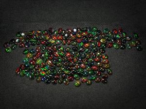 Proveedor al por Mayor de Ópalo Negro Etíope Consistente, Cabujones Ovalados de 5x7 mm, Piedras Preciosas Sueltas para Coleccionistas y Diseñadores, para la Fabricación de Joyas - Product Image 2