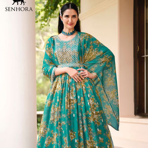 Nuevo Vestido Largo Anarkali de Diseñador FABZONE con Bordado para Mujer, Estilo Gujarati, Étnico de India y Pakistán - Product Image 1