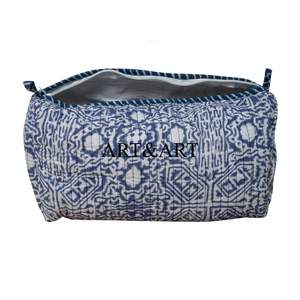 Ensemble de 3 trousses de maquillage de voyage indiennes faites à la main en coton matelassé écologique avec fermeture éclair, imprimées à la main, tendance, pour anniversaire - Product Image 5