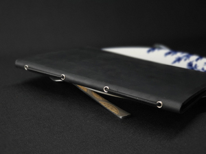 Suministros para restaurantes Cuero A4 con soporte central elástico Soporte para menú Carpeta Cubierta personalizada 2017 - Product Image 3