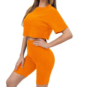 Conjunto de pantalones cortos para mujer Logotipo personalizado Color sólido Conjunto corto de 2 piezas Ropa de moda de verano Conjunto corto para mujer - Product Image 5