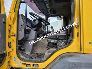 Camion benne Renault Kerax 380.26 6x4 de 2004 - Product Image 4