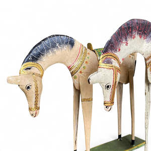 Producto de Arte Metálico: Caballo Pintado a Mano en Hierro - Product Image 3