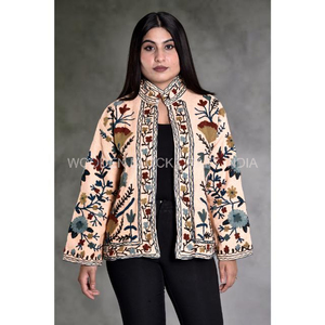 Chaqueta Blazer Acolchada Bordada a Mano con Diseño Suzani de Algodón Indio para Mujer, Transpirable, Informal, para Invierno, con Botones en la Parte Delantera y Cuello en V - Product Image 3