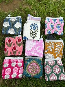 Handmade <b>Quilted</b> coin Pouch Assorted Color Vintage Floral Fabric Zipper Purse, Purse organizer, gift card <b>bag</b>, coin card purse - Product Image 2