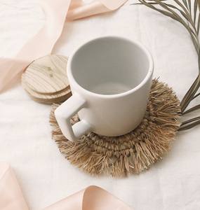 Posavasos de copa redonda de cáscara de maíz tejida a mano con flecos | Manteles individuales de rafia bohemios y posavasos de taza - Product Image 2