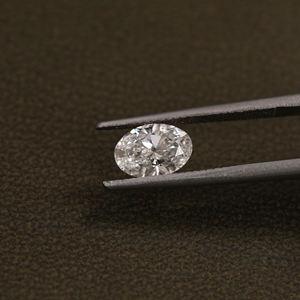 เพชรทรงรีขนาด 2.5 กะรัต แบบหลวม เพาะเลี้ยงในห้องปฏิบัติการ ทรงรีแฟนซี ได้รับการรับรองสำหรับการทำเครื่องประดับ ประเภท IGI - Product Image 1