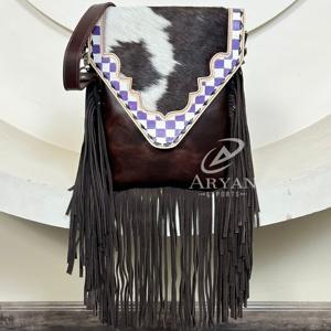 Sac bandoulière en cuir à franges à carreaux fait main, best-seller, style vintage western bohème, en cuir de vache à poils, pour femmes - Product Image 1