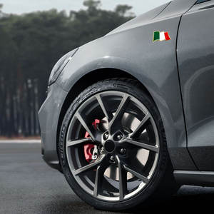 Adesivo per Auto con Bandiera Italiana 3D al Vento, Design Unico Personalizzabile - Product Image 4