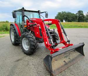 Tractor Agrícola Massey Ferguson 4710 de 100HP 4WD Usado con Caja de Cambios Power Shuttle AGCO, Bomba Incluida, Cojinete de Motor, 3 Años de Garantía - Product Image 1