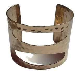 Bracelet tendance de manchette en laiton poli de style moderne et élégant - Product Image 5