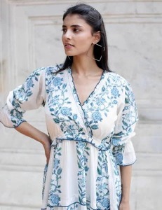 Maxi vestido indio hecho a mano para mujer estilo bohemio estampado Floral suministro ODM Casual escote barco longitud larga Natural sostenible - Product Image 1