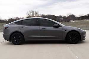 รถยนต์รุ่นปี 2024 โมเดล 3 เปิดประทุน ขับเคลื่อนสี่ล้อ ไมล์น้อย เกียร์อัตโนมัติ พวงมาลัยขวา เบาะหนังสีเข้ม เครื่องยนต์เบนซิน หลังคาซันรูฟแบบพาโนรามา ล้อแม็ก R17 - Product Image 2