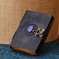 Journal A5 en cuir fait main, couverture rigide, pierre de lapis-lazuli, cristal, triple lune, carnet de croquis, reliure à l'ancienne, bord festonné, couture, papier cadeau, sortilège