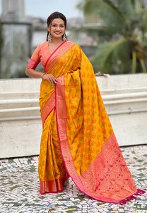 Collection de qualité supérieure Soie Patola élégante avec Meenakari Bandhani tisse des saris Femme Fabricant de mode - Product Image 4