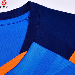 ชุดฟุตบอลคุณภาพสูง โพลีเอสเตอร์ 100% รับออกแบบโลโก้ สี และดีไซน์ น้ำหนักเบา แห้งเร็ว ระบายอากาศได้ดี ป้องกันแบคทีเรีย ดีที่สุด - Product Image 3