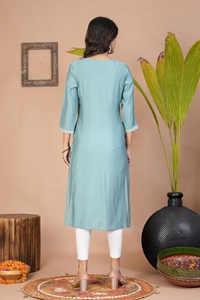 2025 nuevos diseños de algodón Kurti con trabajo bordado para mujeres ropa informal tradicional tela tejida a mano elegante ligera - Product Image 5