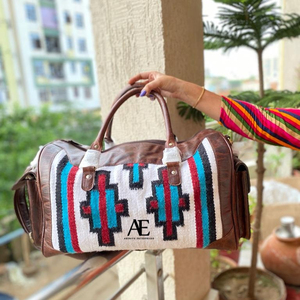 Nouveaux vrais sacs de sport en cuir usiné aztèque de Style Vintage faits à la main personnalisés grands sacs de voyage en cuir de laine tissés à la main occidentaux - Product Image 1