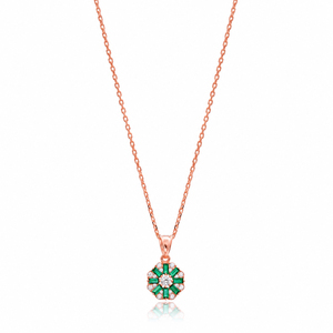Collares con Colgante de Diseño Redondo con Esmeraldas Baguette y Circonitas, Joyería Turca Hecha a Mano al por Mayor en Plata de Ley 925 - Product Image 3
